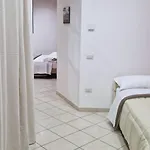 Domus Pisanelli 3* Neapel