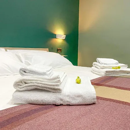 Domus Pisanelli בית הארחה 3*