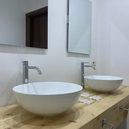 בית הארחה Domus Pisanelli נאפולי