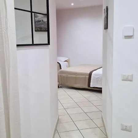 Domus Pisanelli Πανσιόν Νάπολη